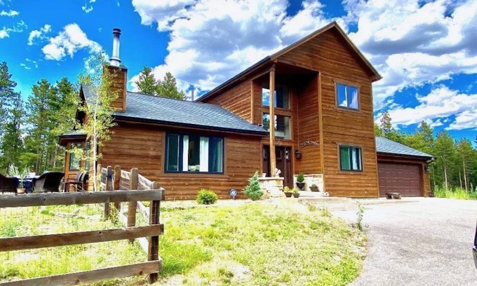 Evergreen Casa | Echo Hills Mountain Lodge - In the foothills of the Colorado Rockies