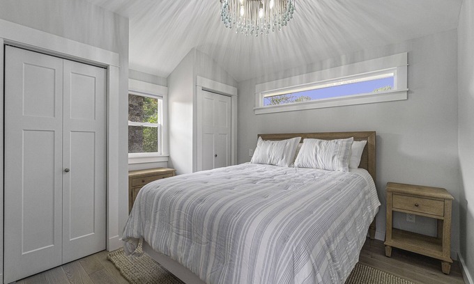 Frankfort Cabaña | Echo's Cove- Downtown Cottage- 1 Mile from Lake Michigan