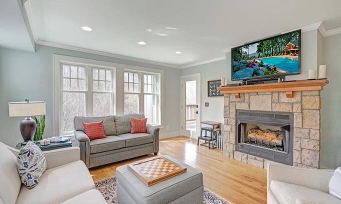Foscoe Condominio | Echota Woods 221--- Entry Level Mountain Condo, One Level Living (No Stairs), Gated Resort, Indoo...