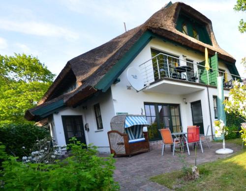 Gross Zicker Casa | Eck-Reethaus-Sturmhaube