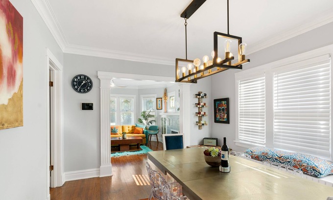 Berwyn Casa | Eclectic 3 Bedroom Home (w/Firepit) Close To Downtown Chicago!