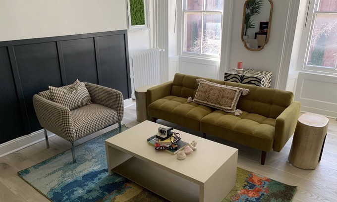 Mount Vernon Apartamento | Eclectic, Bold, & Cozy 1-Bedroom Apartment in Artsy Neighborhood