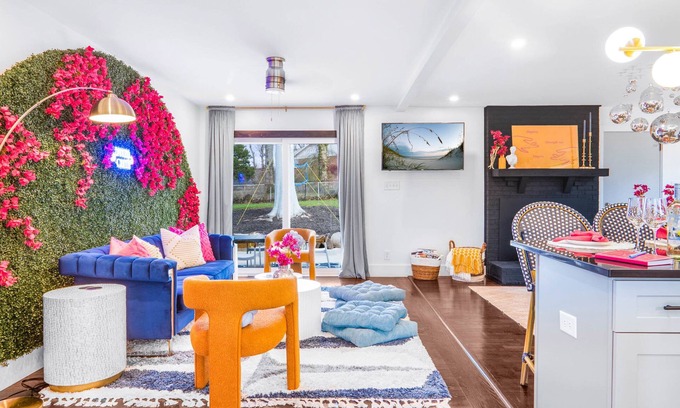 Toddville Road Casa | Eclectic Escape: 3bd - Backyard - 10min to Airport
