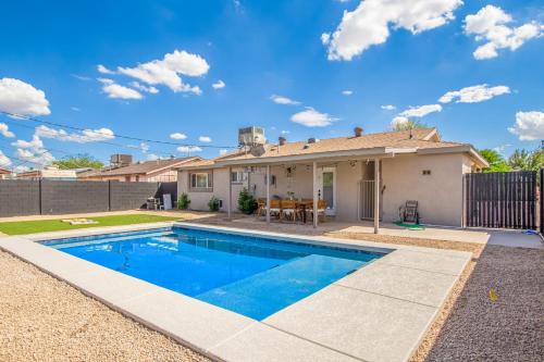New Papago Parkway Casa | Eclectic Escape Wpool, Yard Games- Old Town5min