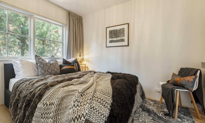 Fitzroy Apartamento | Eclectic Fitzroy Living In Trendy Renovated Apt
