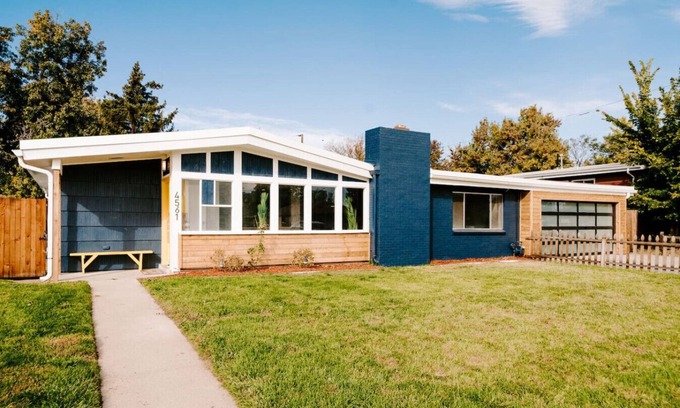 Barths Casa | Eclectic Mid-Mod Retreat 15 min to DT Denver
