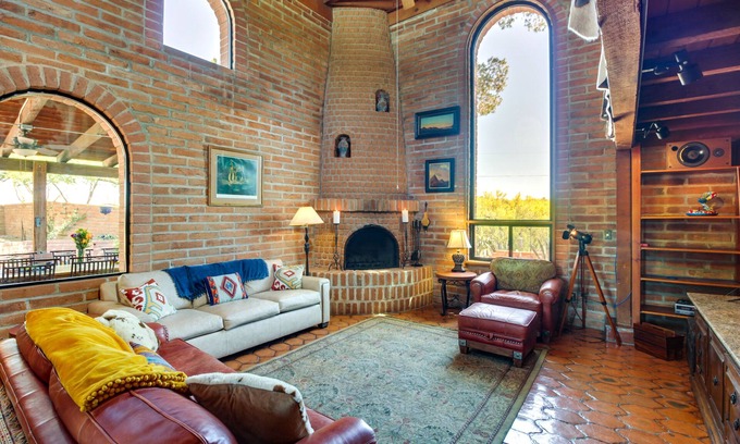 Tucson Casa | Eclectic Tucson Home 2 Mi to Saguaro National Park