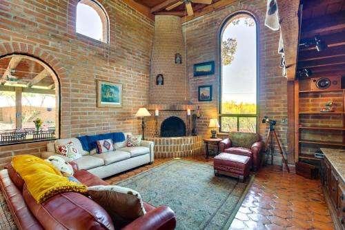 Tucson Casa | Eclectic Tucson Home 2 Mi to Saguaro National Park