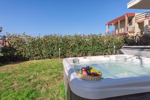 Agnone Bagni Apartamento | Eclisse House Few Steps From The Sea - Happy Rentals