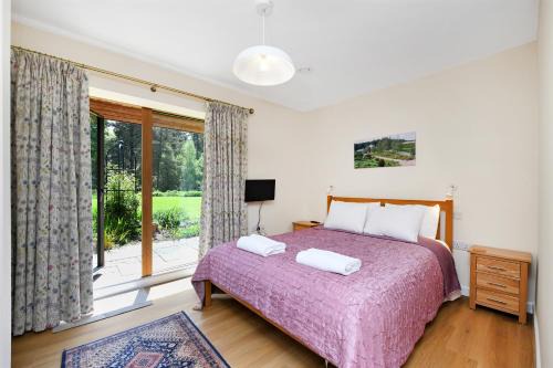 Newark upon Trent Casa | Eco 2-Bed Bungalow with Biodiverse Garden & Solar