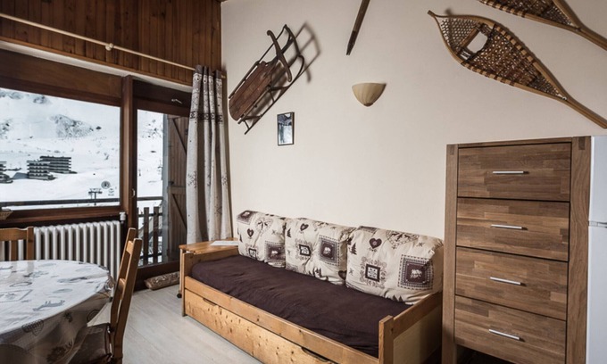 Les Almes Apartamento | Apartamento Eco con Balcón · Cerca de Pistas y Tiendas · WiFi · Mascotas Permitidas
