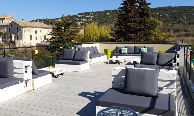 Saint-Andre-de-Roquepertuis Casa | Alojamiento para grupos 50 plazas en las Côtes du Rhône entre Gard y Ardèche