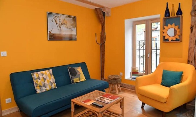 Albertville Apartamento | Eco-friendly apartment in 15th century building, heart of Conflans