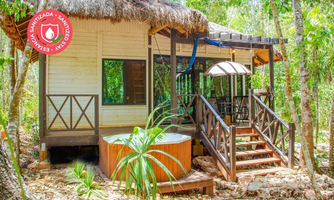 Leona Vicario Cabina | Eco friendly cabin & jacuzzi | Ruta de los Cenotes