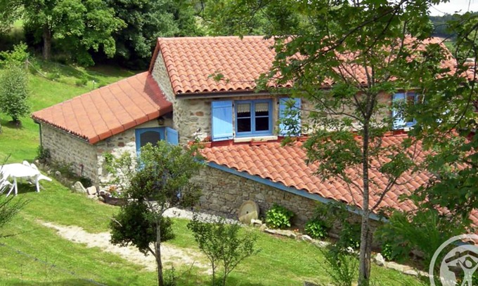 Chalmazel-Jeansagniere Cabaña | Casa Rural Ecológica a 10 min de Pistas con Wi-Fi y Entorno Tranquilo