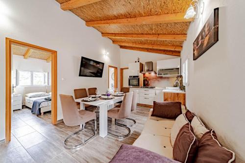 Vela Luka Apartamento | Eco Friendly Cottage Maja - Happy Rentals