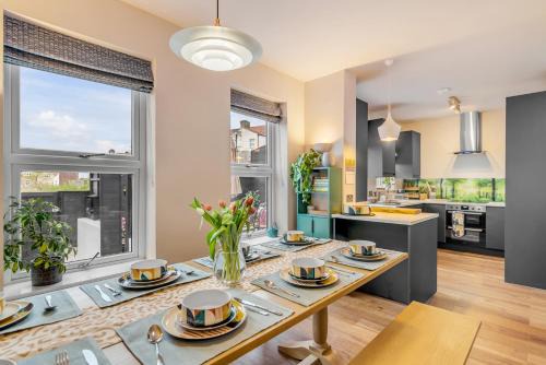 Norwich Casa | Eco Friendly Luxury Townhouse with Parking