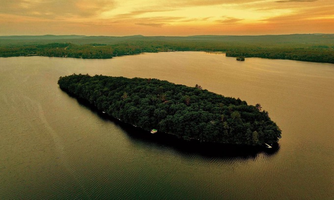 Monmouth Complejo | Eco-Island Resort:14 Private Acres, 5 Unique Stays