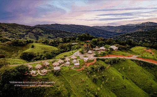 Dominical Otro | Eco Luxe Glamping Nest #15 - 2 Queen Beds at Holos