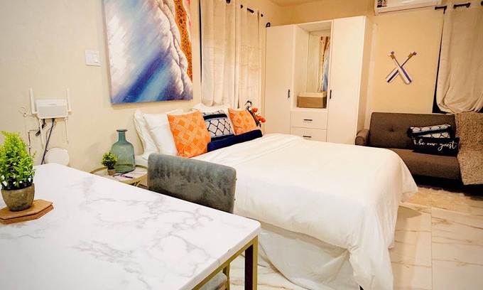 Rendezvous Apartamento | Eco-Studio Hideaway Luxe Comfort near Worthing Beach