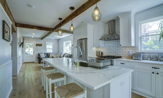 Franklin to the Fort Casa | Eco11thStreetChic 3-bedroom in peaceful Missoula with WiFi, AC, Fenced Yard