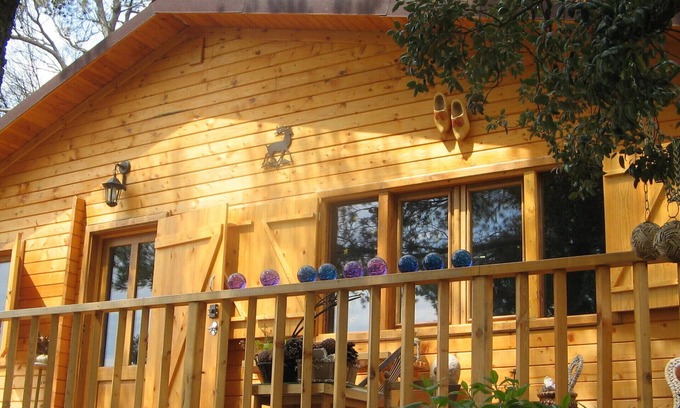Santa Susanna Casa | CHALET DE MADERA ART & SPA CON VISTAS AL MAR Y MONTAÑAS
