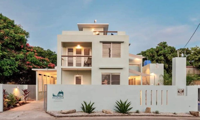 Isabel II Apartamento | EcoCasa: Sustainable breezy, luxury 3Br w/bay view
