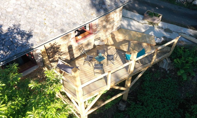 Cassaniouze Cama Y Desayuno | Ecogîte de la Roquette, in a peaceful setting by the River!