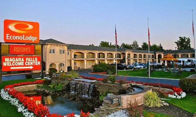 Niagara Falls Hotel | Econo Lodge At The Falls North