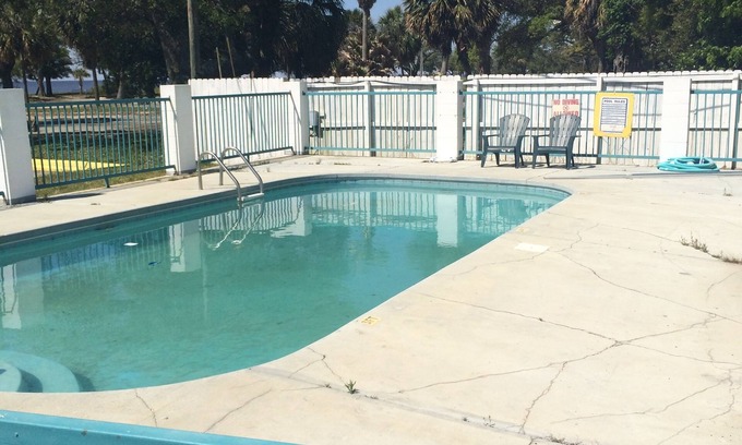 Biloxi Hotel | Econo Lodge Biloxi Beach
