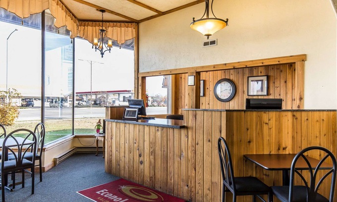Kalispell Hotel | Econo Lodge Inn & Suites Kalispell - Glacier National Park Gateway