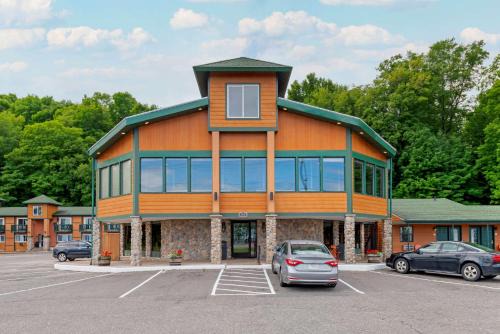 Upper Peninsula Michigan Cabina | Econo Lodge Lakeview