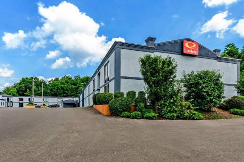 Bradley Cabina | Econo Lodge Mt Hope - Beckley