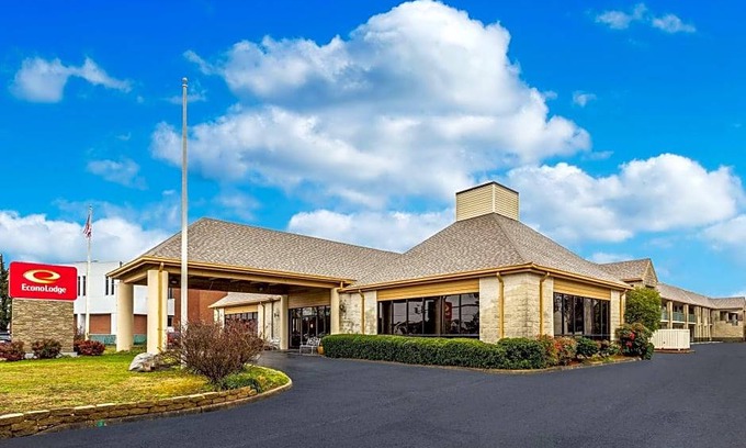 Fleet Hotel | Econo Lodge Naval Station Norfolk