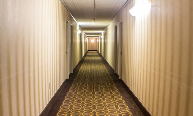 Erie Hotel | Econo Lodge