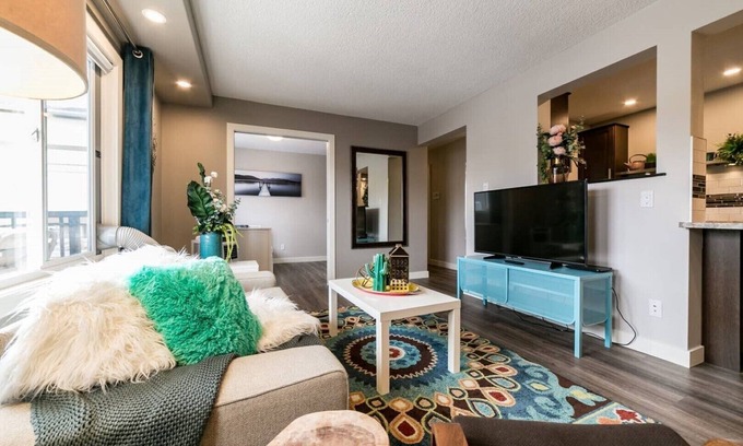 Jasper Place Condominio | Alojamiento de la tripulación económica y céntrica