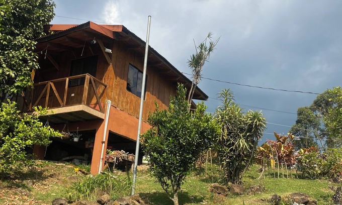 Carmen Cabina | “Ecos y Brisas del Poás” acogedoras cabañas rumbo al volcán