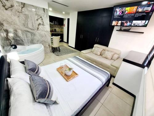 Puerto Santa Ana Apartamento | Ecusuites Habitación VIP con Jacuzzi Hidro