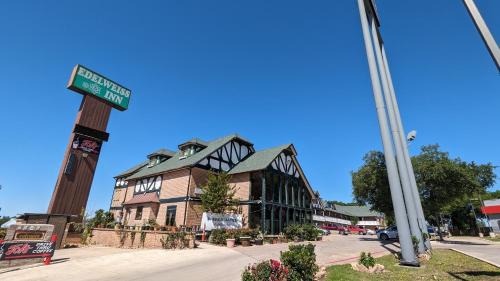 New Braunfels Hotel | Edelweiss Inn New Braunfels
