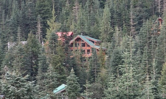 Hemlock Valley Cabina | Edelweiss Local Escape - Sasquatch Mountain Resort