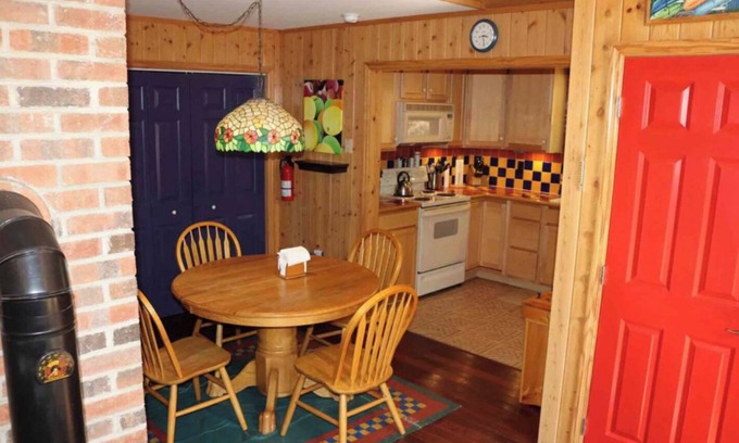 Bryson City Cabina | “Edelweiss” - Nantahala Cabins Two-Bedroom Cabin -Offsite