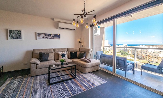 Qawra Apartamento | Eden Boutique Smart Home with Garage