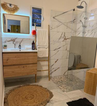 Ste-Genevieve Casa | Eden Hibiscus