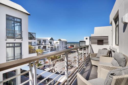 Big Bay Apartamento | Eden On The Bay 238 by HostAgents