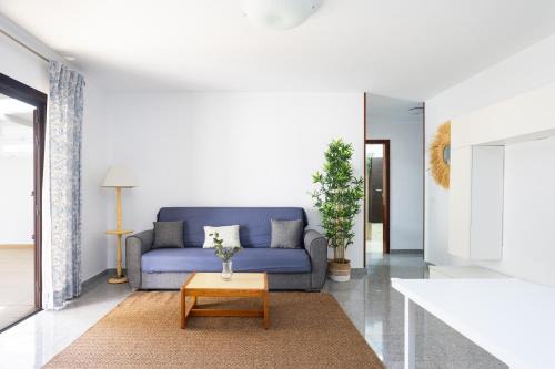 Candelaria Apartamento | EDEN RENTALS Candelaria Melicoton Scape