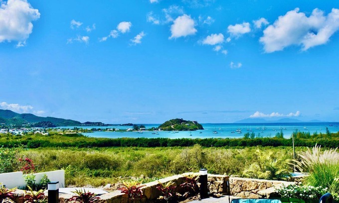 Jennings Villa | Eden Roc Hermitage Bay – Luxury Escape with Stunning Sea Views