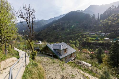 Jibhi Hotel | Eden Stay & Cafe