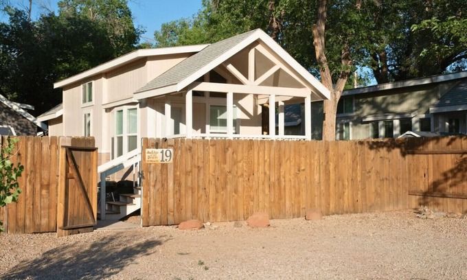 Moab Casa | Edge of the Desert Canyonlands Cabin #19