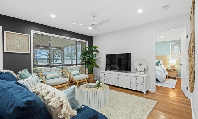 St. Georges Basin Casa | Edge Water - Belle Escapes Jervis Bay