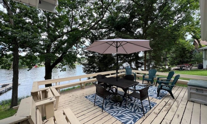 Edgerton Casa | Edgerton Escape 2 on Water with Dock